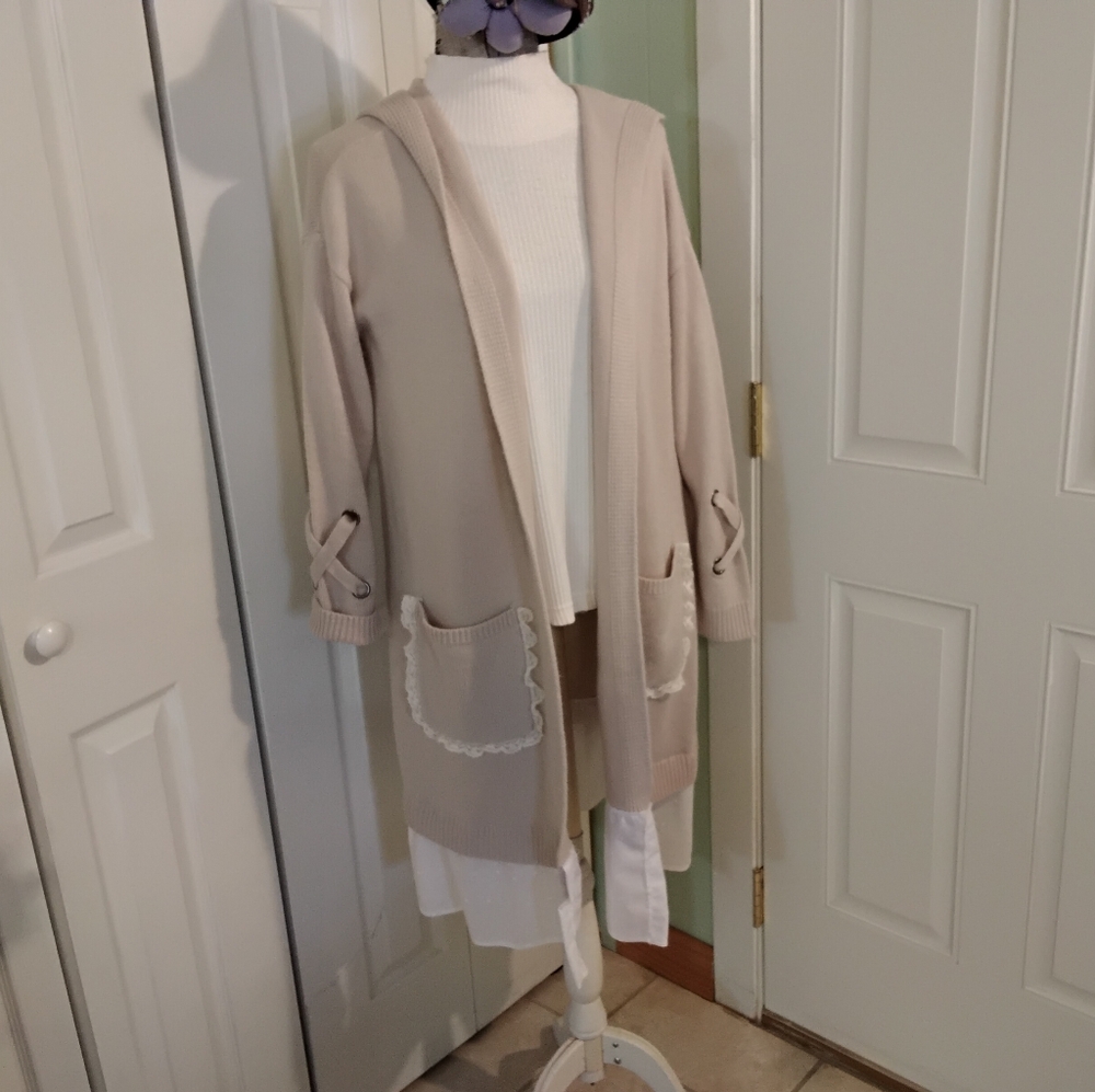 3890 Size Large Upcycled Signature Studio Cream Knit Sweater